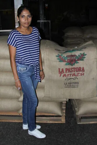 100% HAWAIIAN KONA COFFEE BEANS DARK ROASTED 2 BAGS 1 POUND EACH