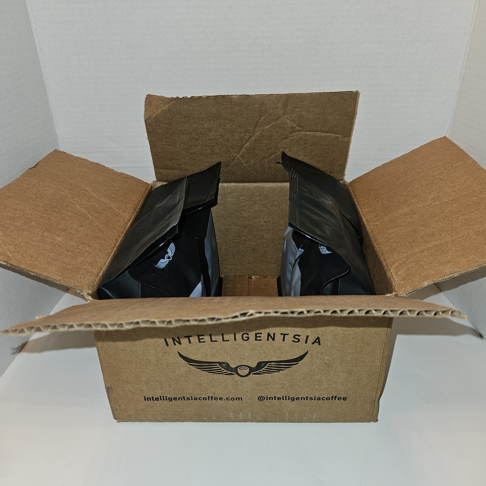 4 x 12oz. Intelligentsia Black Cat Classic WHOLE BEAN Coffee *CLEARANCE/PLZ READ