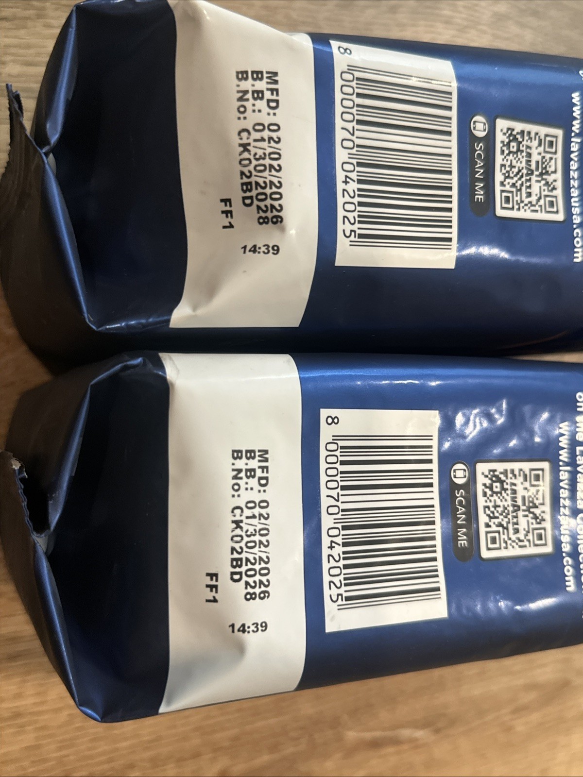 Lavazza Super Crema Whole Bean Coffee,Medium Roast ( 2.2 lb , 2 packs )