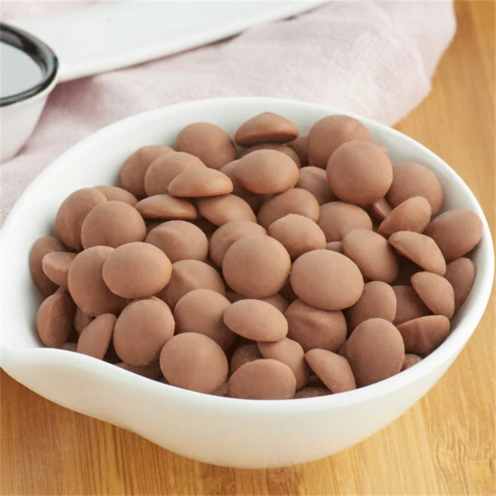 Callebaut Recipe 823 Milk Chocolate Callets? 5.5 lb. WS-409C823U76