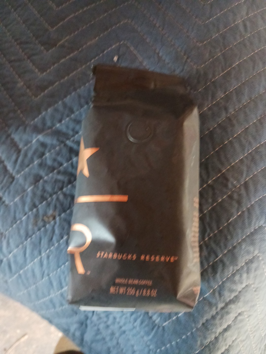 Starbucks Reserve Christmas Blend 2025 Whole Bean Coffee 8.8oz Best By 4/2025