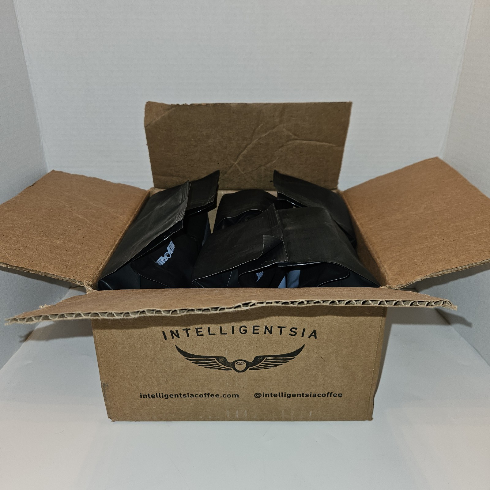 6 x 12oz. Intelligentsia Black Cat Classic WHOLE BEAN Coffee *CLEARANCE/PLZ READ