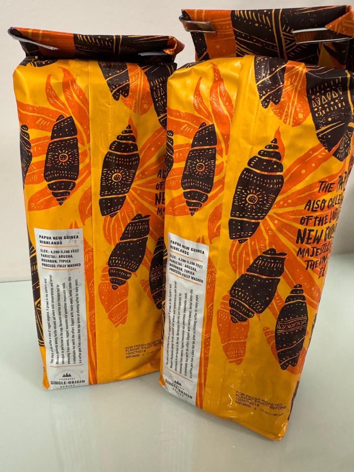 Starbucks Papua New Guinea Highland Whole Bean Coffee 16oz 2 Bags BBD 10/18 Bulk