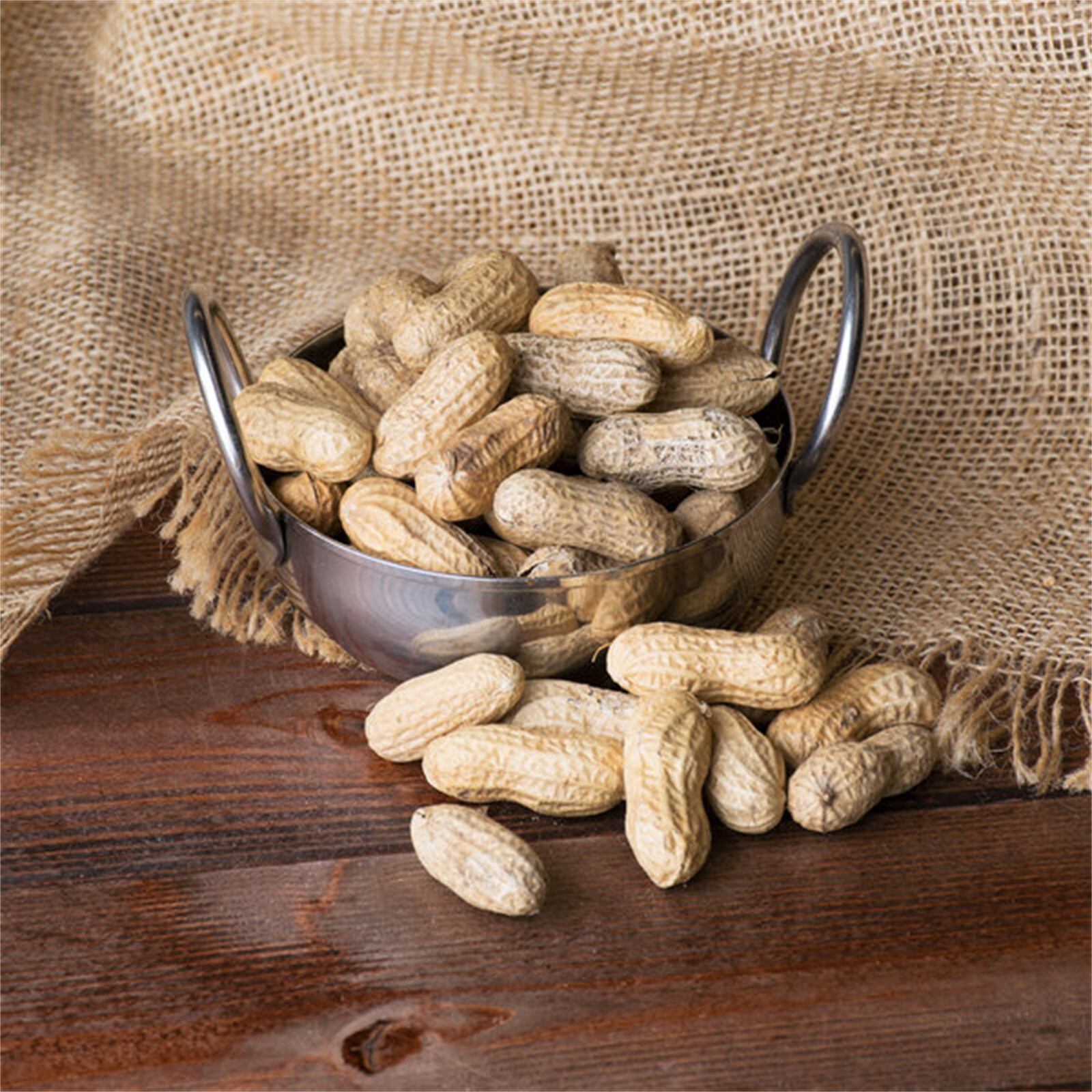 Hampton Farms Roasted Unsalted In-Shell Peanuts 25 lb. WS-113PNUT20270