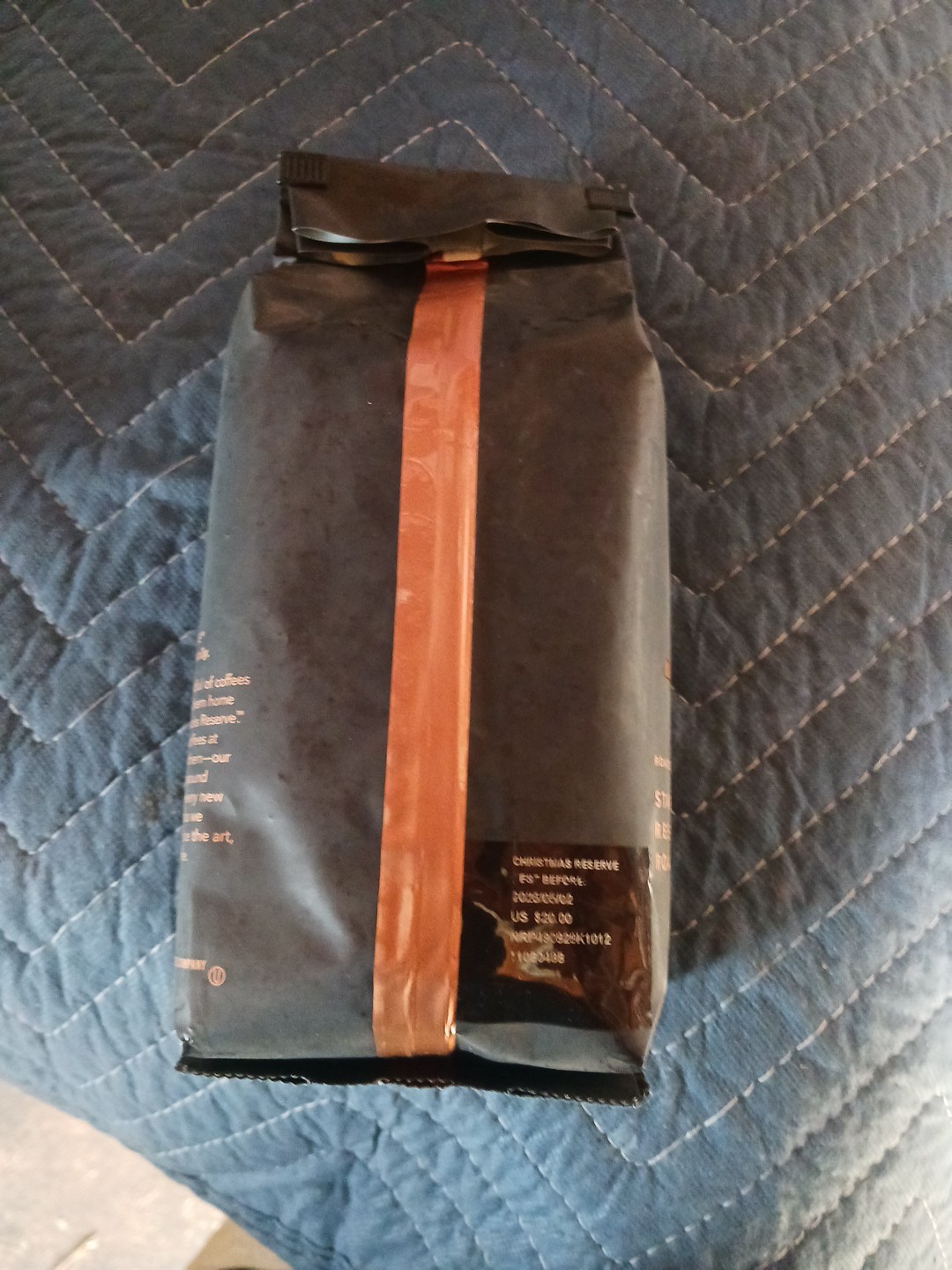 Starbucks Reserve Christmas Blend 2025 Whole Bean Coffee 8.8oz Best By 4/2025