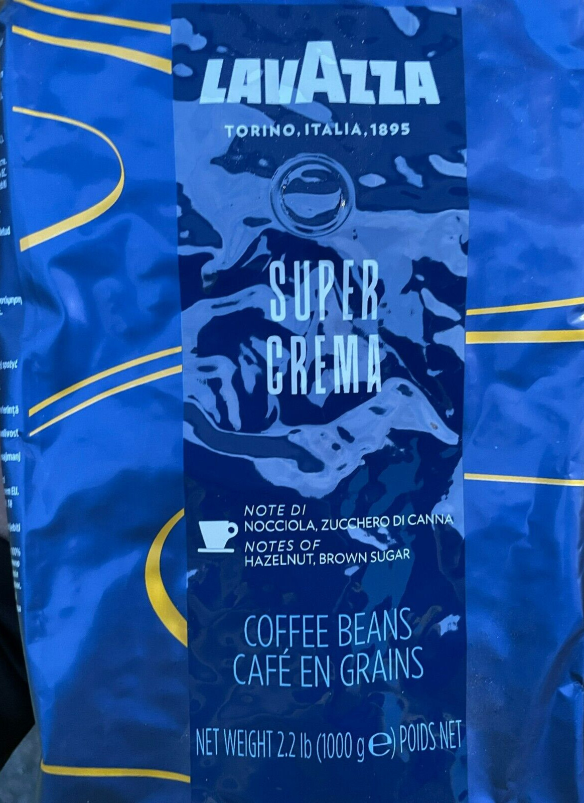 Lavazza – Super Crema – Note of Hazelnot and Brown Sugar Coffee Beans – 2.2 lb.