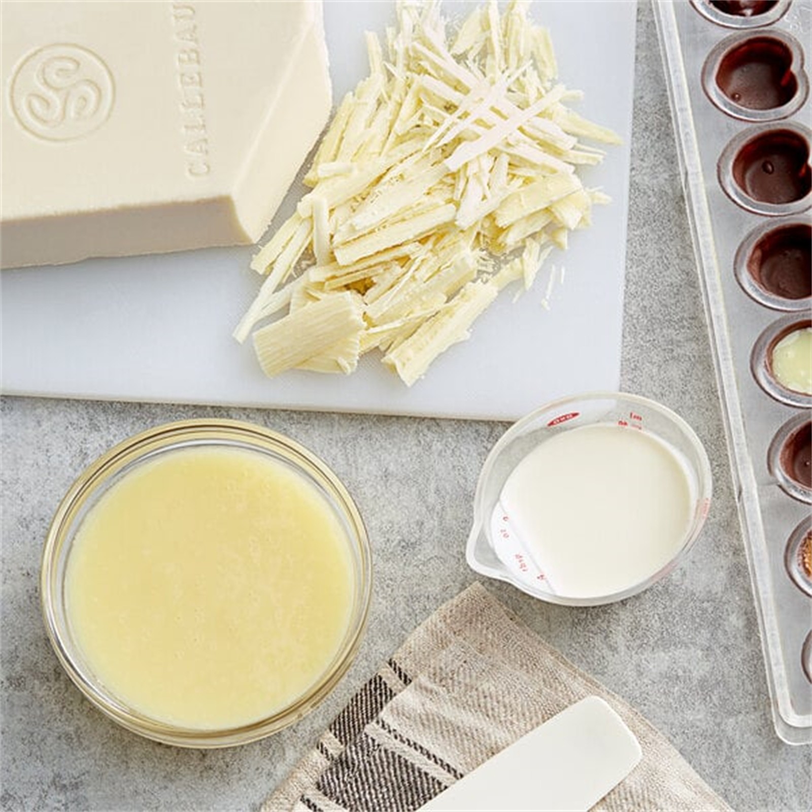 Callebaut Recipe W2 White Chocolate Block 11 lb. WS-409CW2120