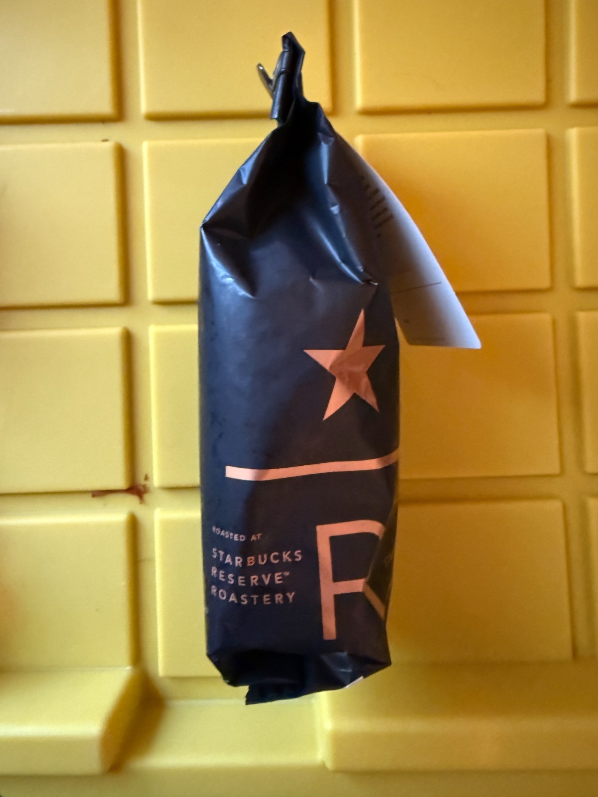 Starbucks Reserve Holiday Christmas 2025 Whole Bean Coffee (8.8oz/250g)