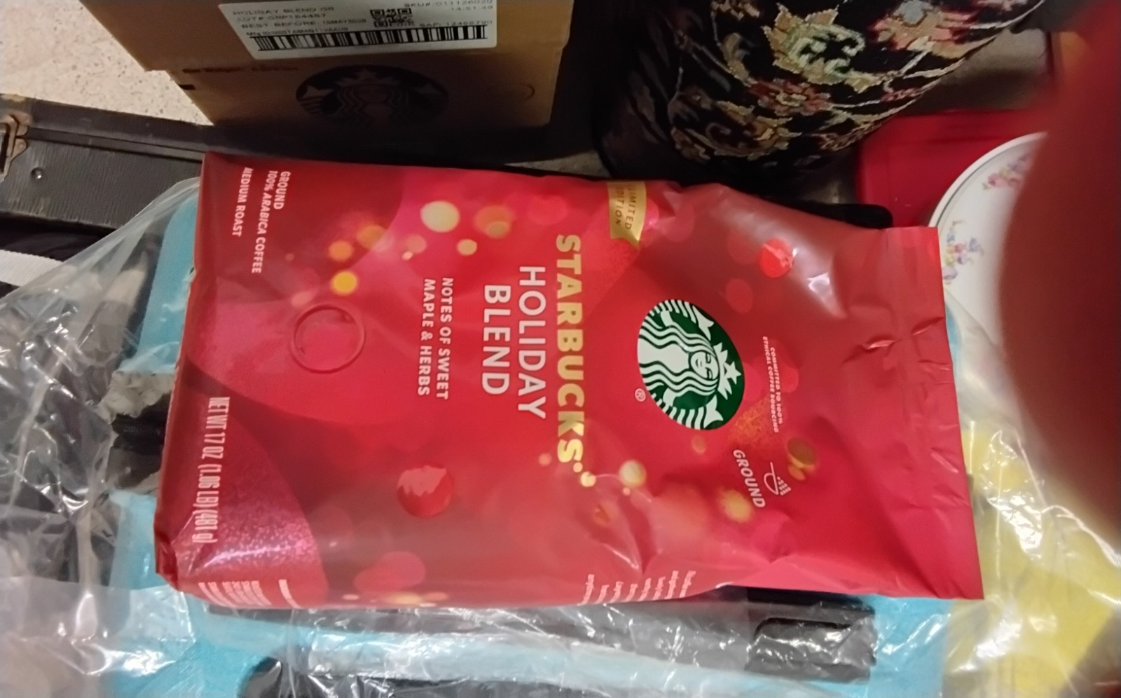 Starbucks HOLIDAY BLEND Medium Roast whole bean coffee 17 Oz 6 Bag LOT PACK